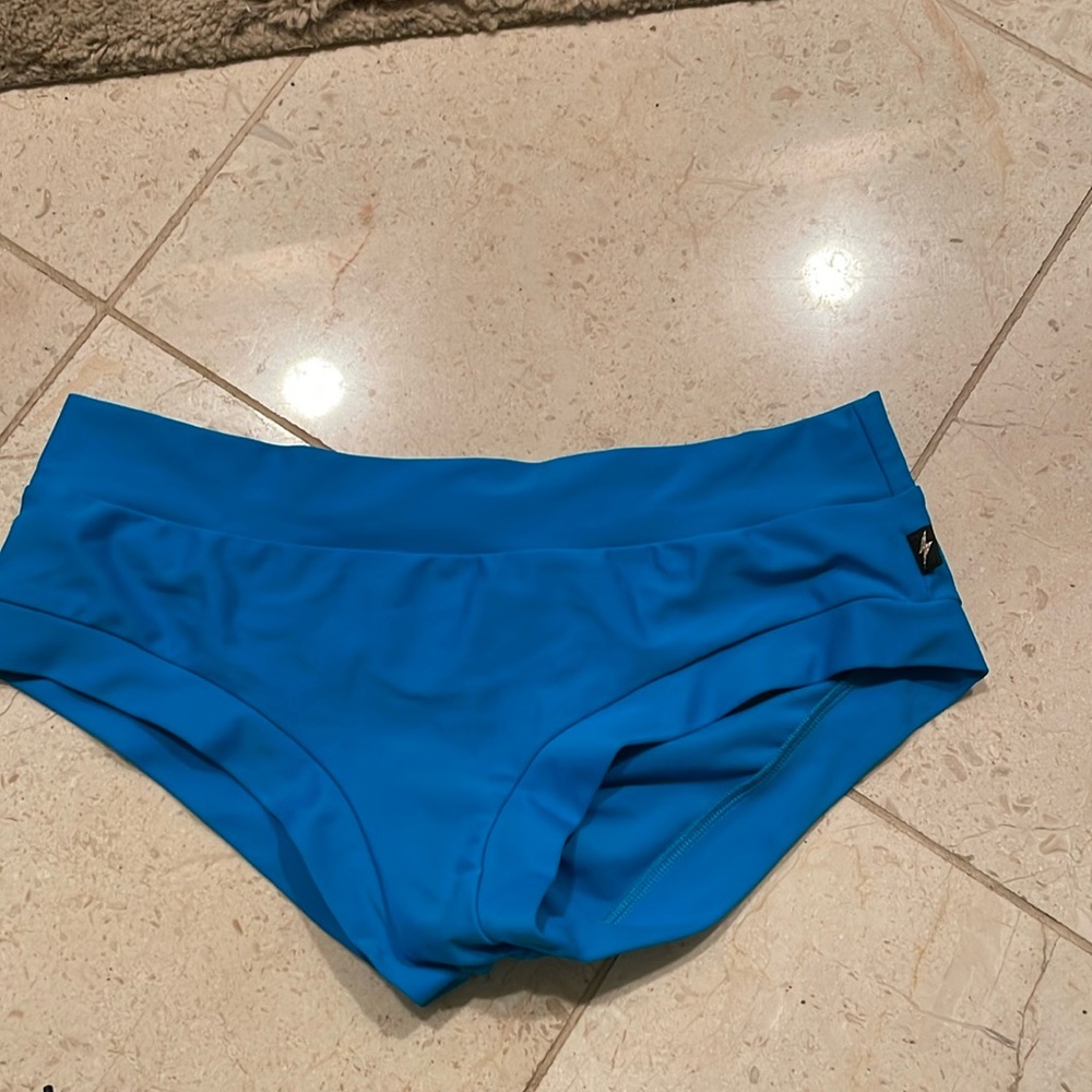 Pole shorts